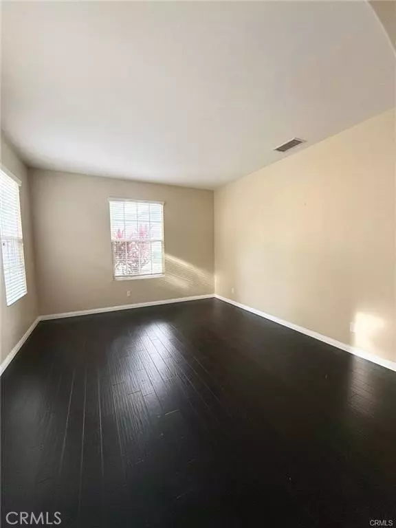 Irvine, CA 92602,64 Rockport