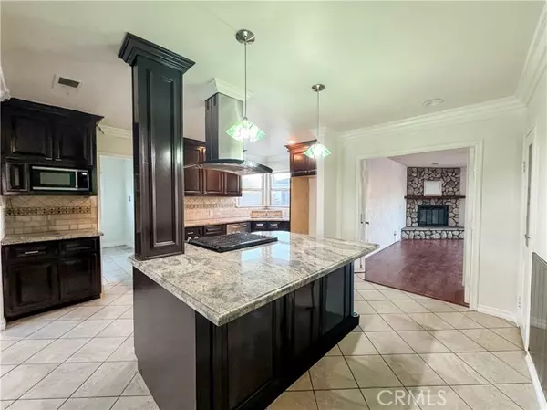 Fontana, CA 92336,17806 Terry