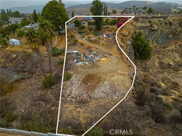 Corona, CA 92881,7233 Bel Air St