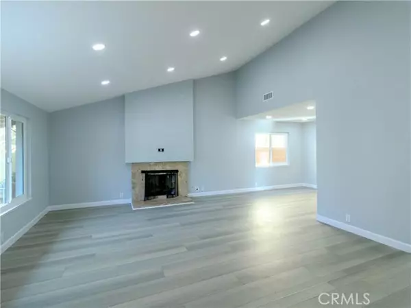 Santa Ana, CA 92707,518 W Alpine