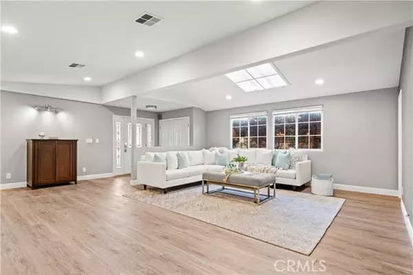 Irvine, CA 92620,5200 Irvine Blvd, Space 355