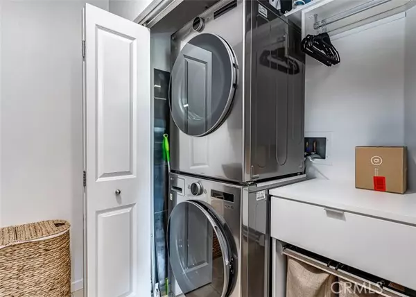 Irvine, CA 92612,21 Gramercy #306