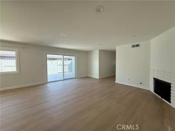 Huntington Beach, CA 92647,6441 Saint Paul Cir #A