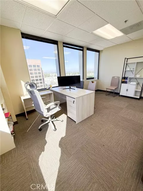 Anaheim, CA 92806,300 S Harbor Boulevard