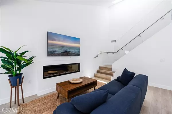 Corona Del Mar (newport Beach), CA 92625,478 Morning Canyon Road