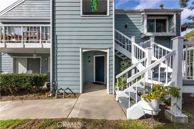 Long Beach, CA 90803,6000 Bixby Village Drive #15