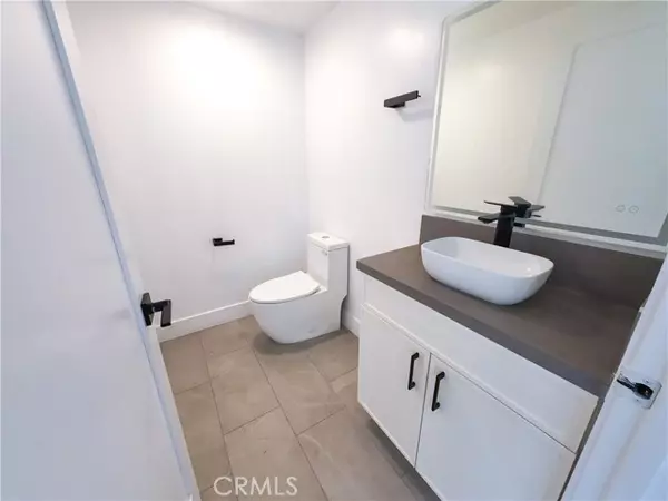 North Hollywood (los Angeles), CA 91606,6628 Camellia Avenue #6630 1/2