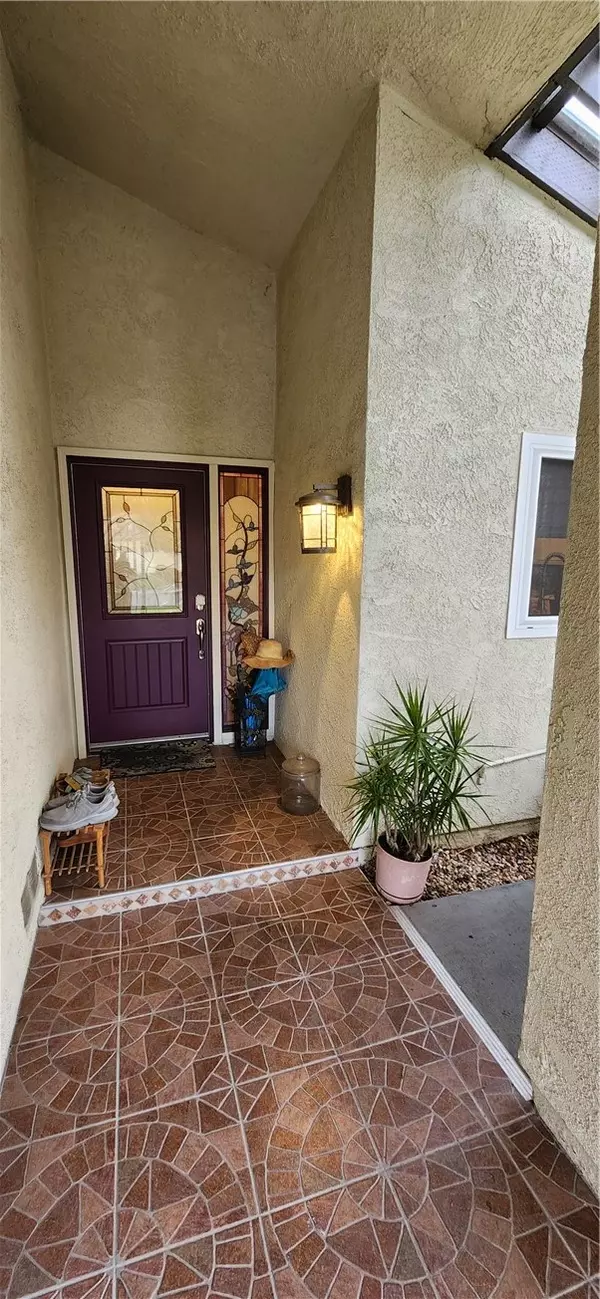 Anaheim, CA 92801,1975 W Ebbtide Way