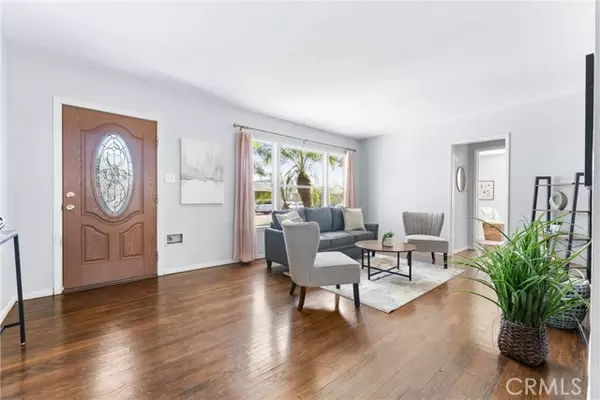 Downey, CA 90242,12247 Cornuta