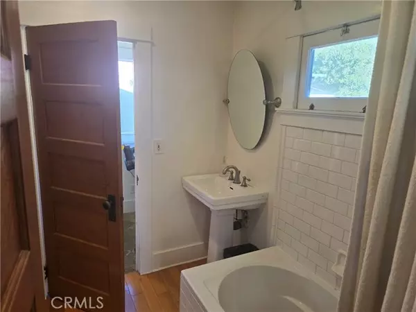 Los Angeles, CA 90042,5509 Eaton