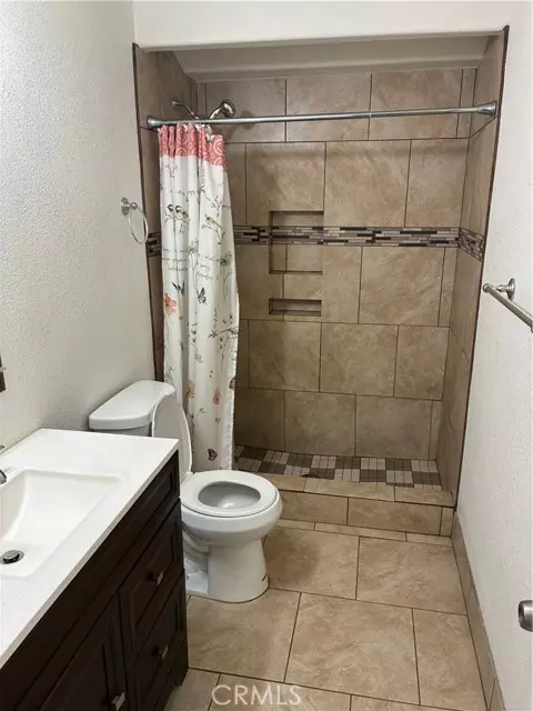 Fresno, CA 93704,1406 E Hampton