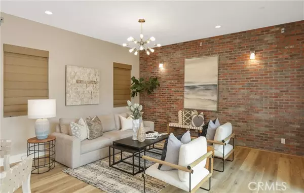 Irvine, CA 92618,245 Follyhatch