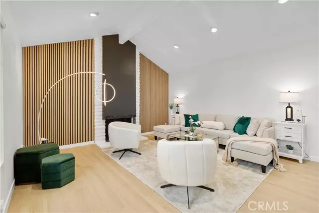 Fountain Valley, CA 92708,9808 Sturgeon