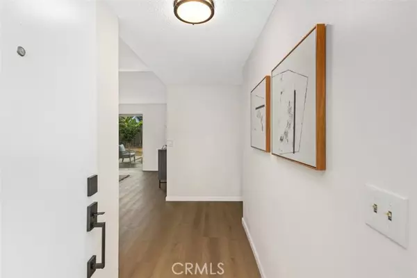 Huntington Beach, CA 92649,5681 Mangrum