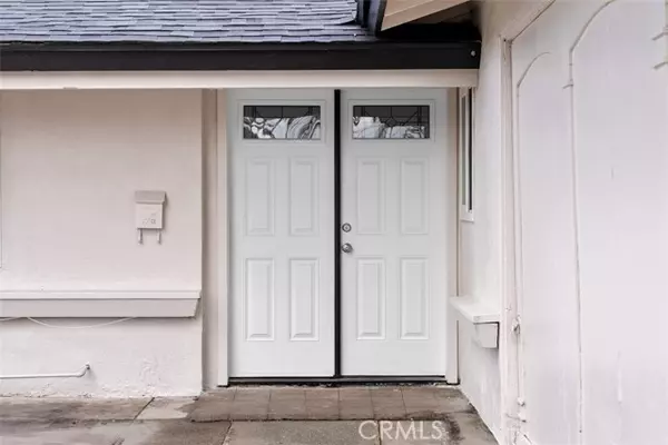 Santa Ana, CA 92704,913 S Diamond