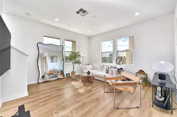 Buena Park, CA 90620,7410 Royal