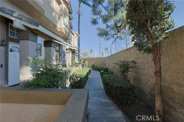 Placentia, CA 92870,339 S Van Buren Street #D