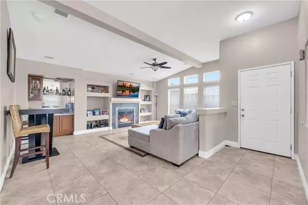 Corona, CA 92878,4901 Green River Road #102