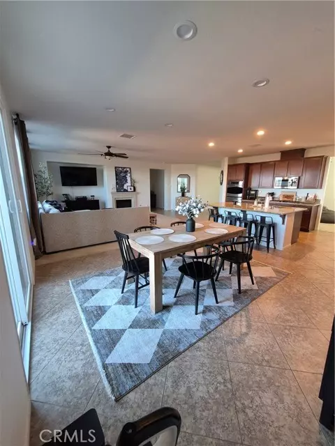 Corona, CA 92883,7650 Summer Day