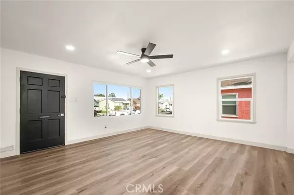 Compton, CA 90220,924 W Almond Street