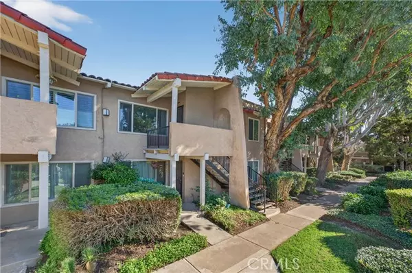 Tustin, CA 92780,13722 Red Hill #20