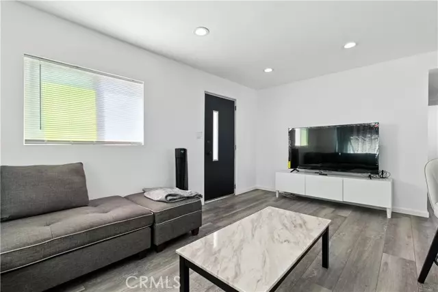 Torrance, CA 90504,1900 Artesia Blvd #4