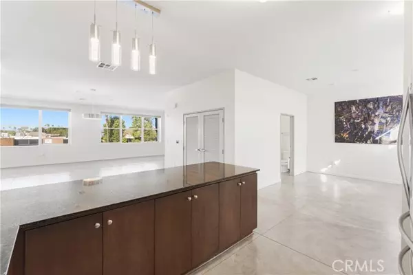 435 W Center Street Promenade, Anaheim, CA 92805