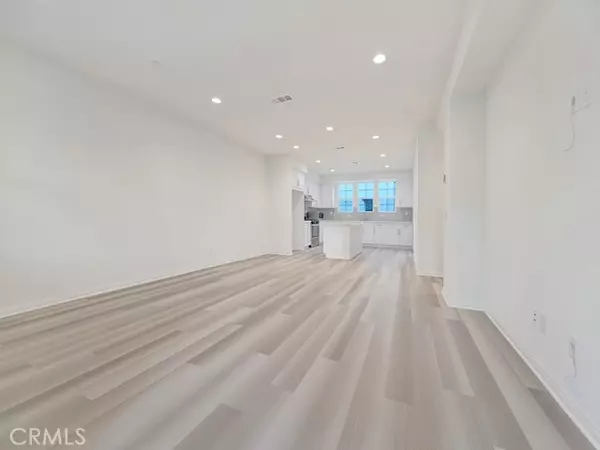 Buena Park, CA 90621,6989 Cottonwood