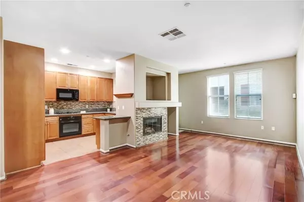 Lake Elsinore, CA 92532,30505 Canyon Hills #2505