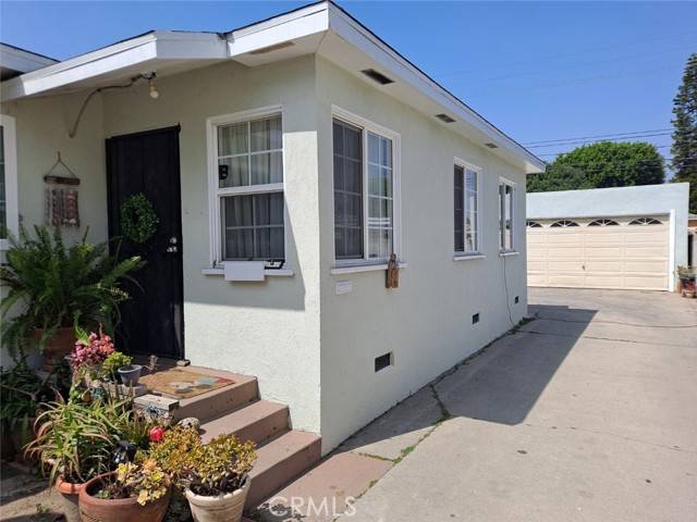 9811 San Carlos Ave, South Gate, CA 90280