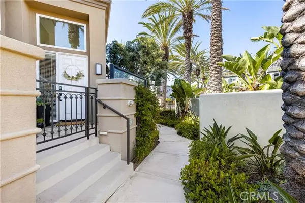 6241 Surfcove Circle, Huntington Beach, CA 92648