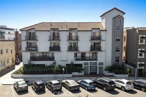 327 Chestnut Avenue #102, Long Beach, CA 90802