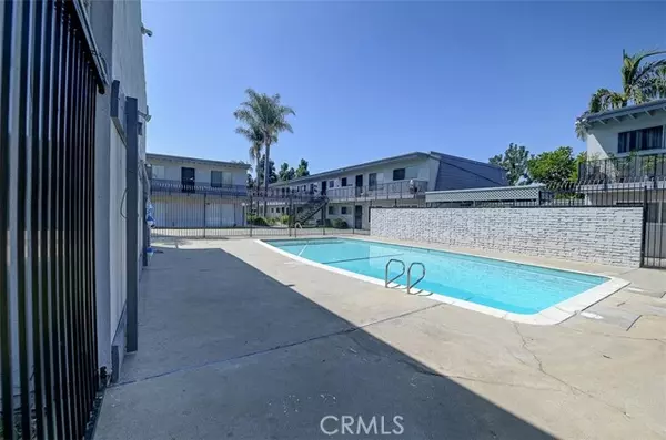 Long Beach, CA 90805,5530 Ackerfield Avenue #202