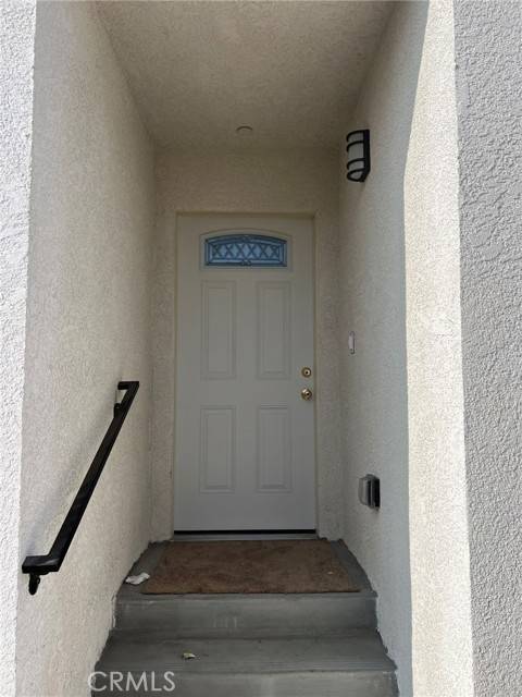 Los Angeles, CA 90003,330 E 99th Street