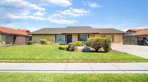 384 E Walnut Avenue, Rialto, CA 92376