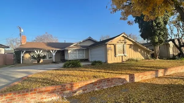 11522 Weatherby Road, Los Alamitos, CA 90720