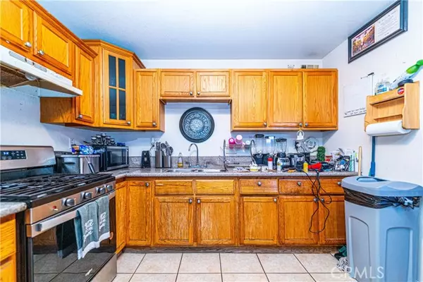 Los Angeles, CA 90044,517 W 97th Street