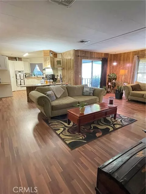 Castaic, CA 91384,31348 Lakehills Road #2