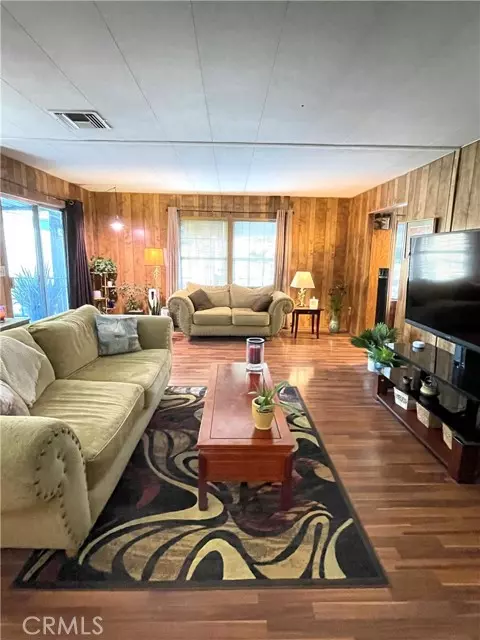 Castaic, CA 91384,31348 Lakehills Road #2