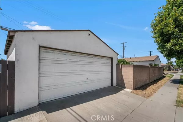 Lakewood, CA 90713,6056 Adenmoor Avenue