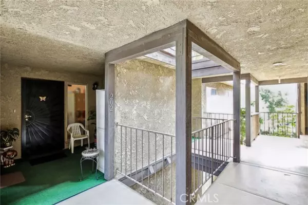 Long Beach, CA 90807,3933 Virginia rd #202