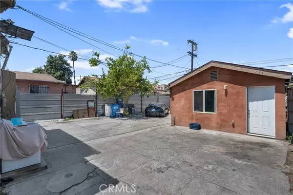 Los Angeles, CA 90003,229 W 82nd Street