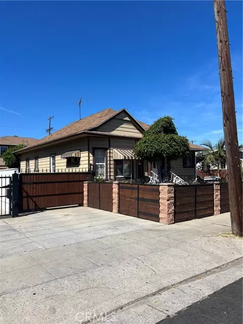 995 E 55th Street, Los Angeles, CA 90011