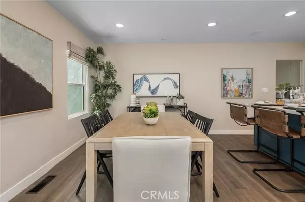 Long Beach, CA 90803,29 68th Place