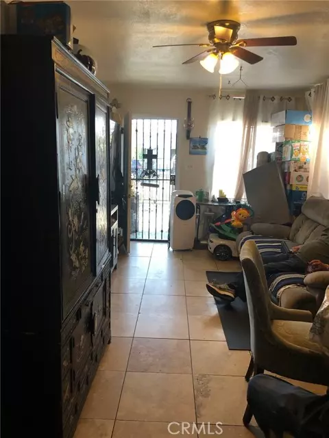 Compton, CA 90220,1512 W 152nd Street