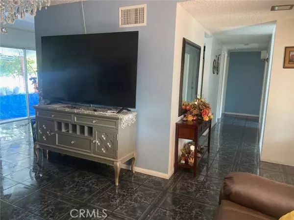 Downey, CA 90240,9017 Arrington Avenue