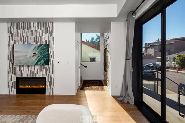 Long Beach, CA 90803,5776 Campo Walk