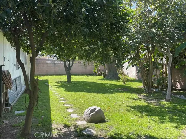 Los Angeles, CA 90044,1030 W 64th