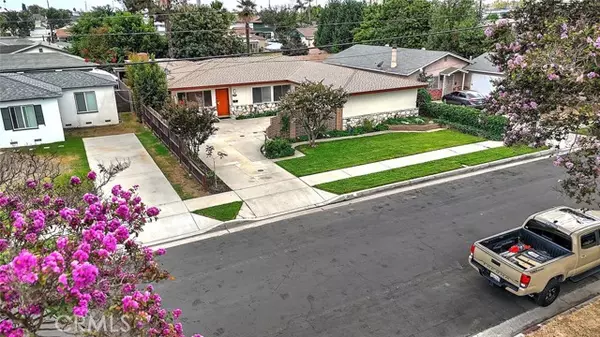 Bellflower, CA 90706,9118 Maple