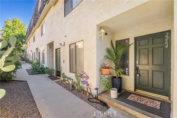 2264 Rose Avenue, Signal Hill, CA 90755